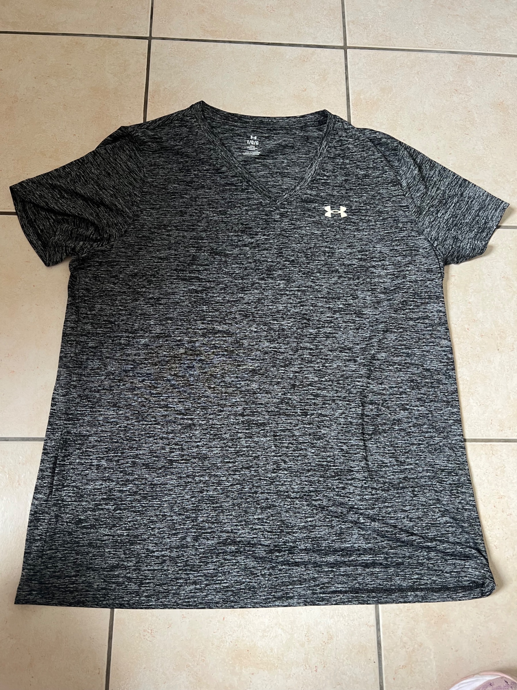 TEE shirt Uunder armour