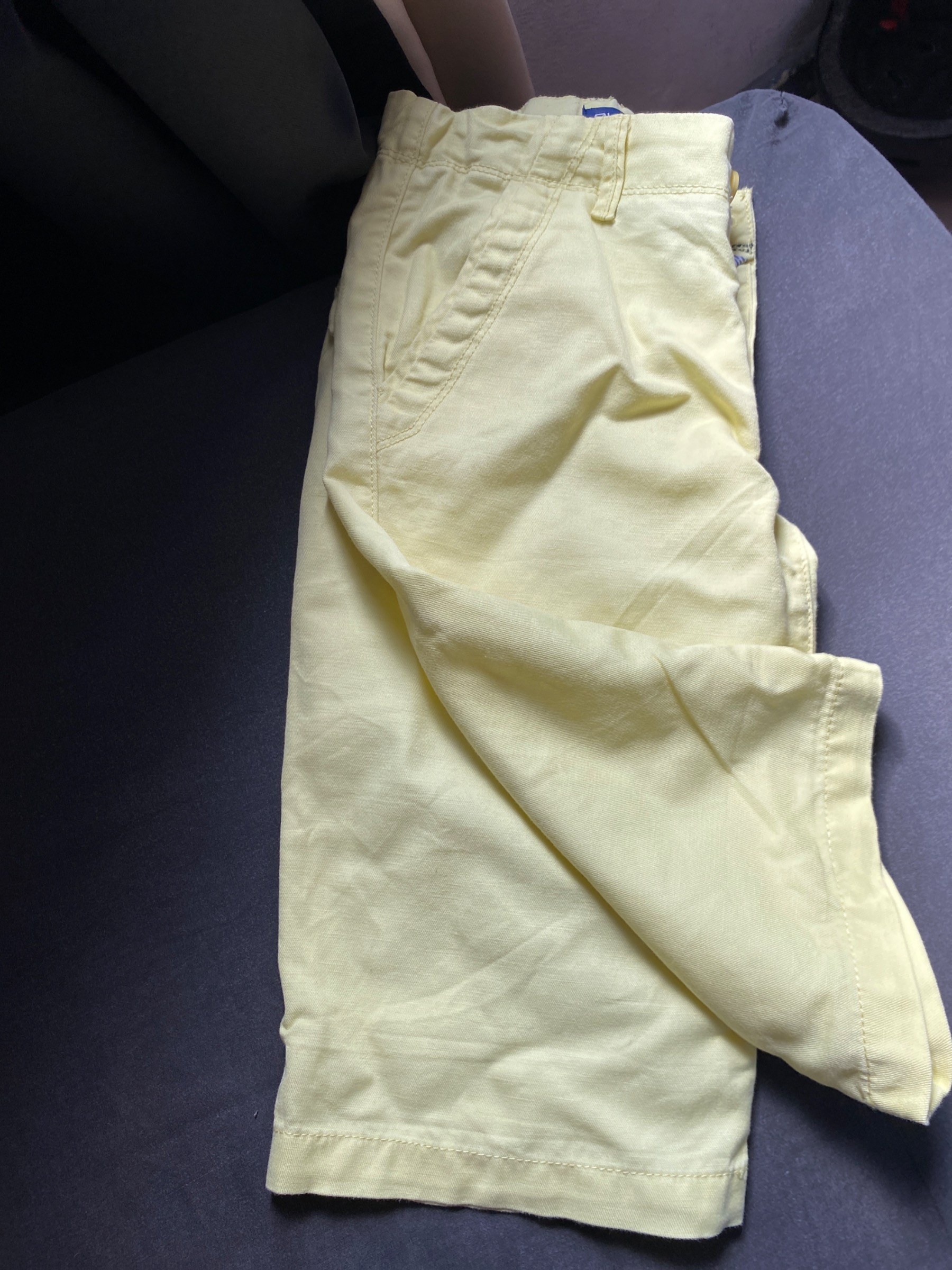 Short jaune