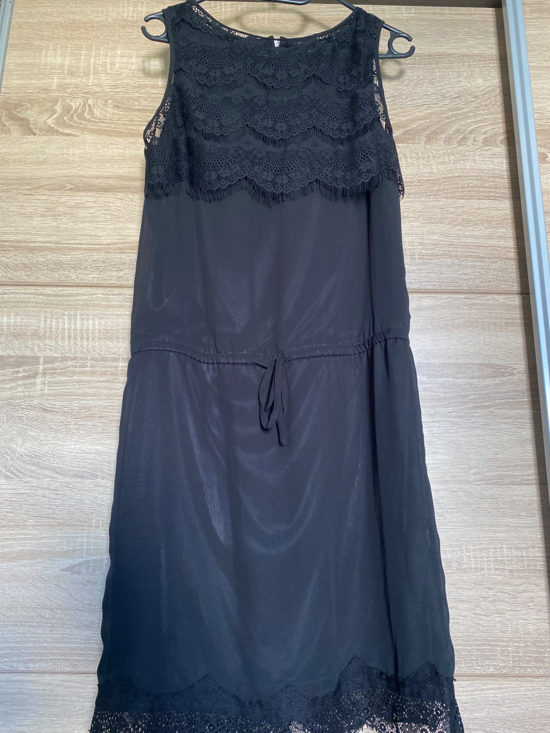 Robe noire dentelle