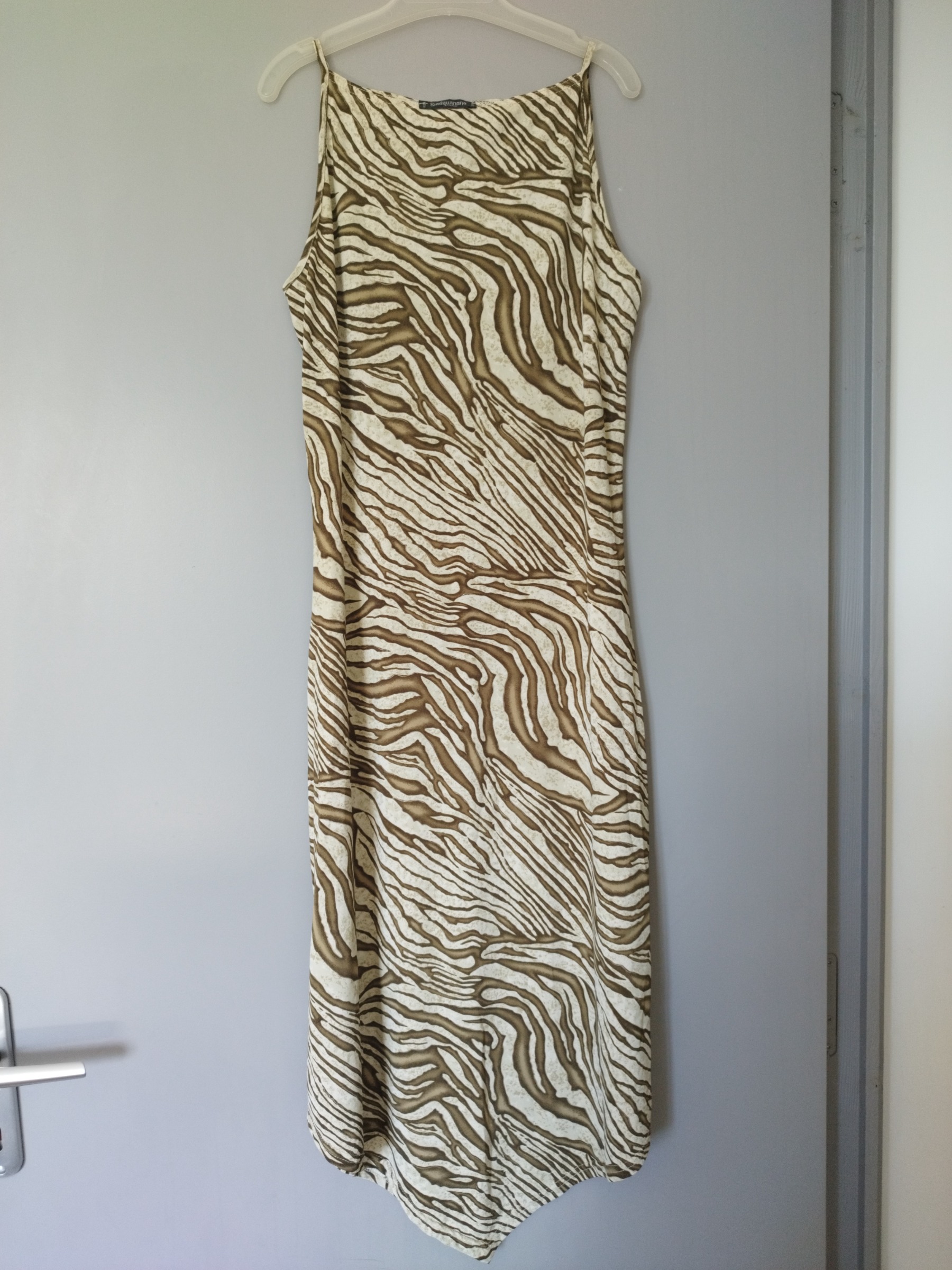 Robe Sinequanone