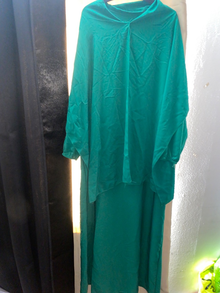 Robe vert longue  avec voilage