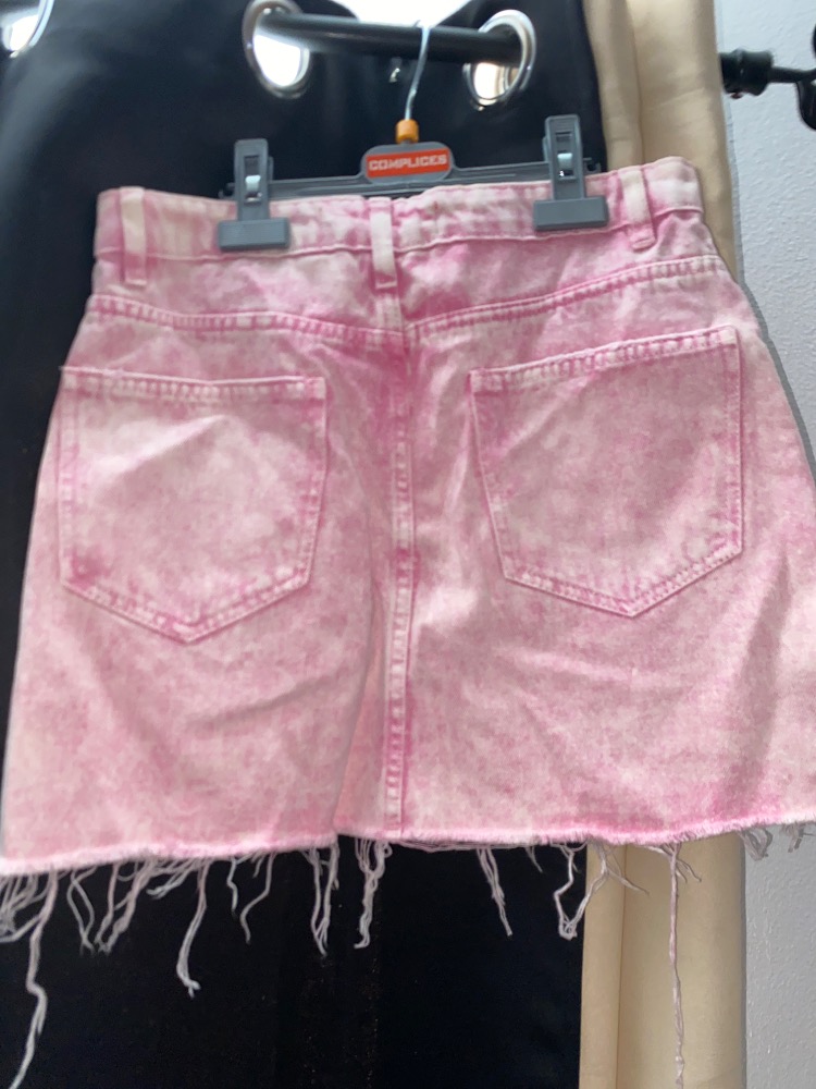 Jupe rose en jean 2