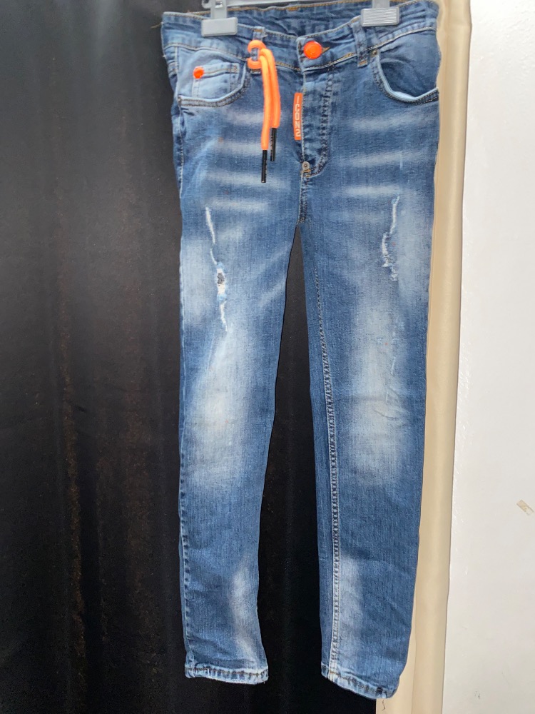 Jean bleu déchire, marque icon 2 , taille 13,14 ans