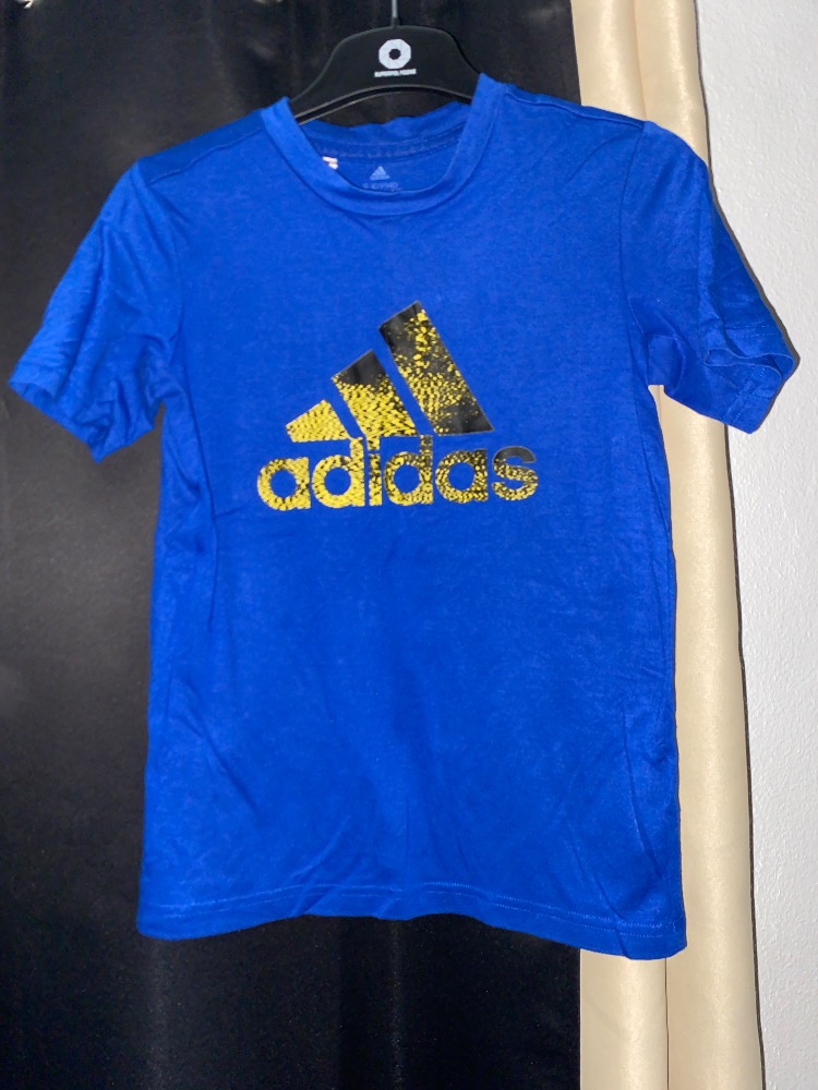 T-shirt , marque adidas , 9-10 ans