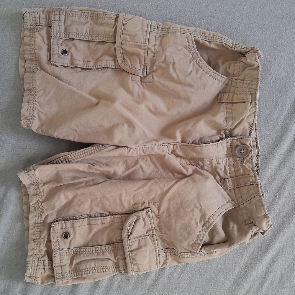Short multiproches taille 4 ans.