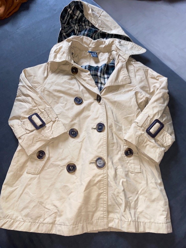 Cardigan 
Mix ( garçon et fille )
Marque Zara kids 
3-4 ans