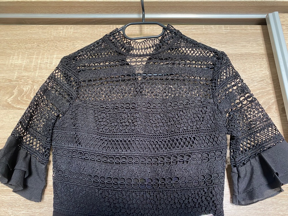 Robe dentelle Guess 2