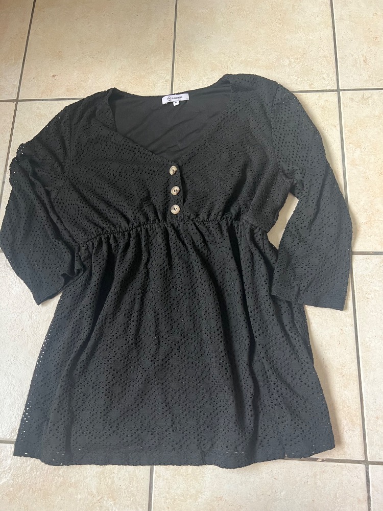 Lot vêtement grossesse 
Hauts 
Tunique 
Legging post accouchement marque seraphine